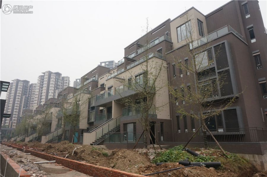 德阳唯一纯多层水岸花都院墅73-270㎡现房11.18开盘